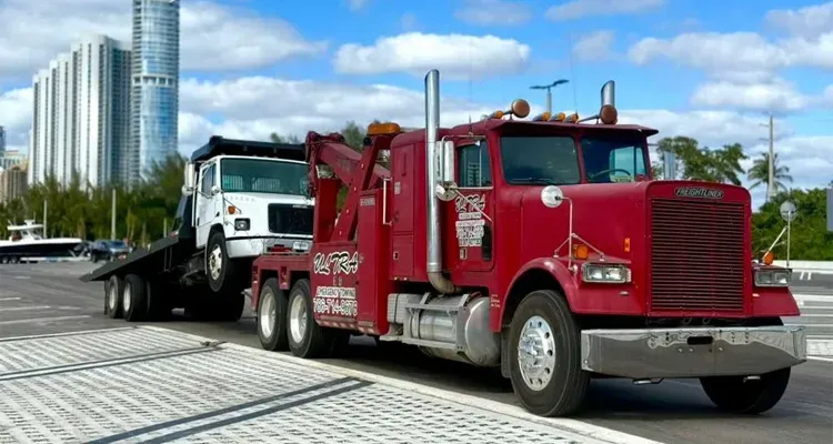 Heavy-duty truck towing Florida