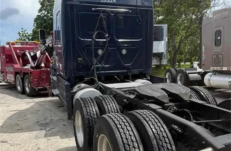 Loaded commercial vehicle recovery in Florida